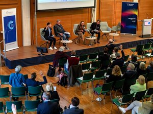 Diskussion auf der Bühne beim Fachtag "Musik und Gesundheit" des Deutschen Musikrates©Dominique Krentscher